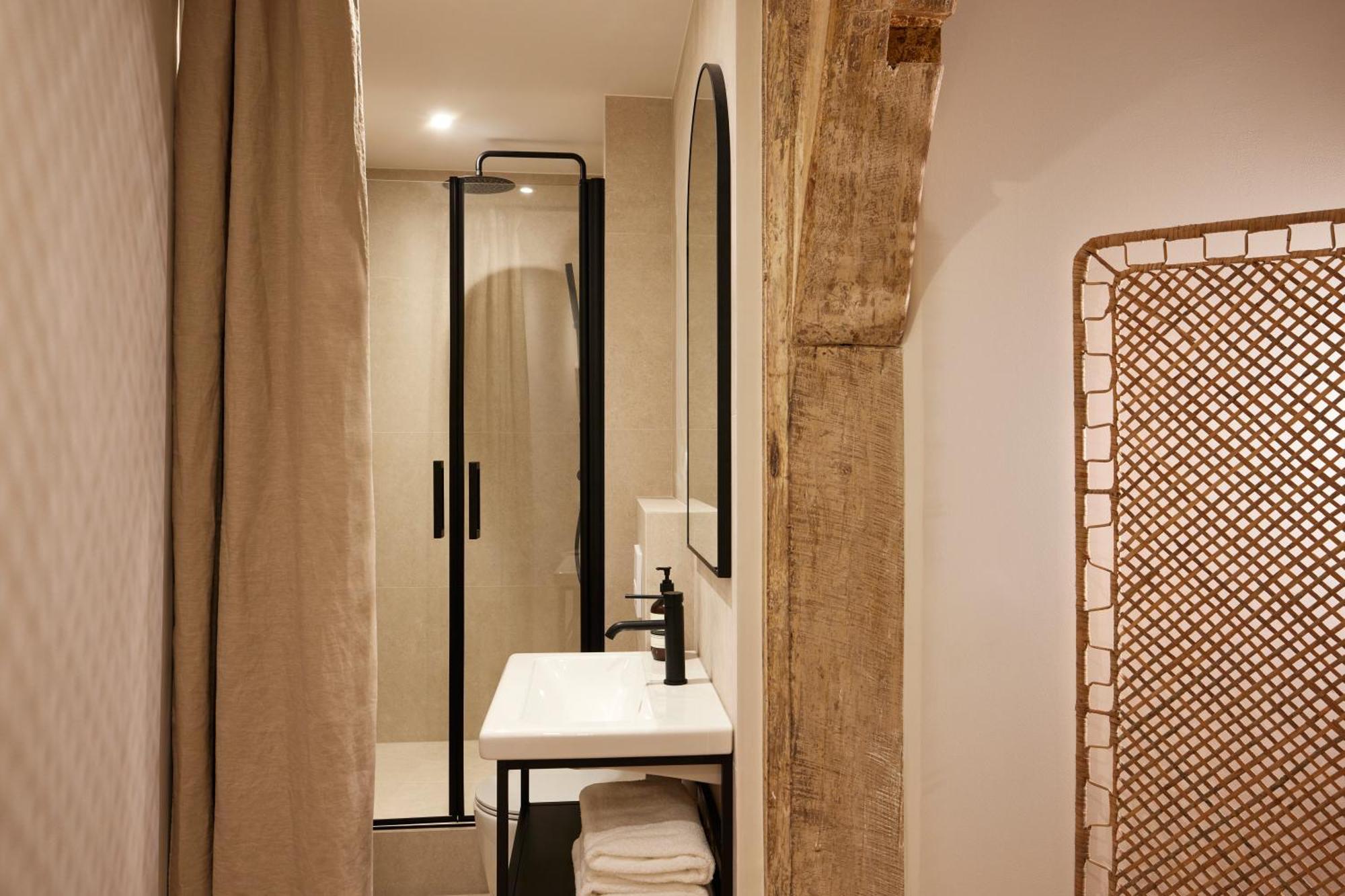 파리 Stylish 2Br & 2Ba With Private Terrace 아파트 외부 사진