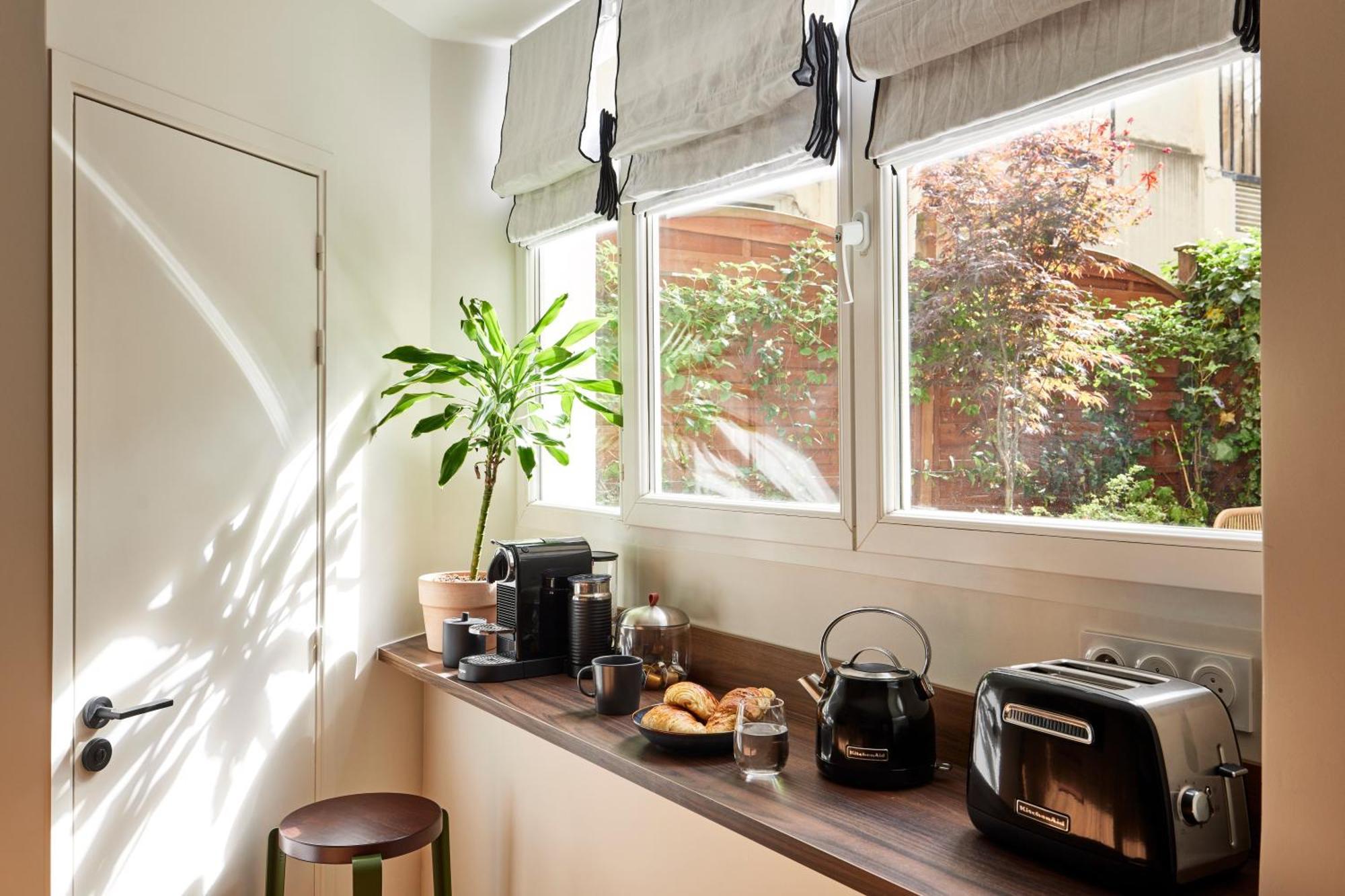 파리 Stylish 2Br & 2Ba With Private Terrace 아파트 외부 사진