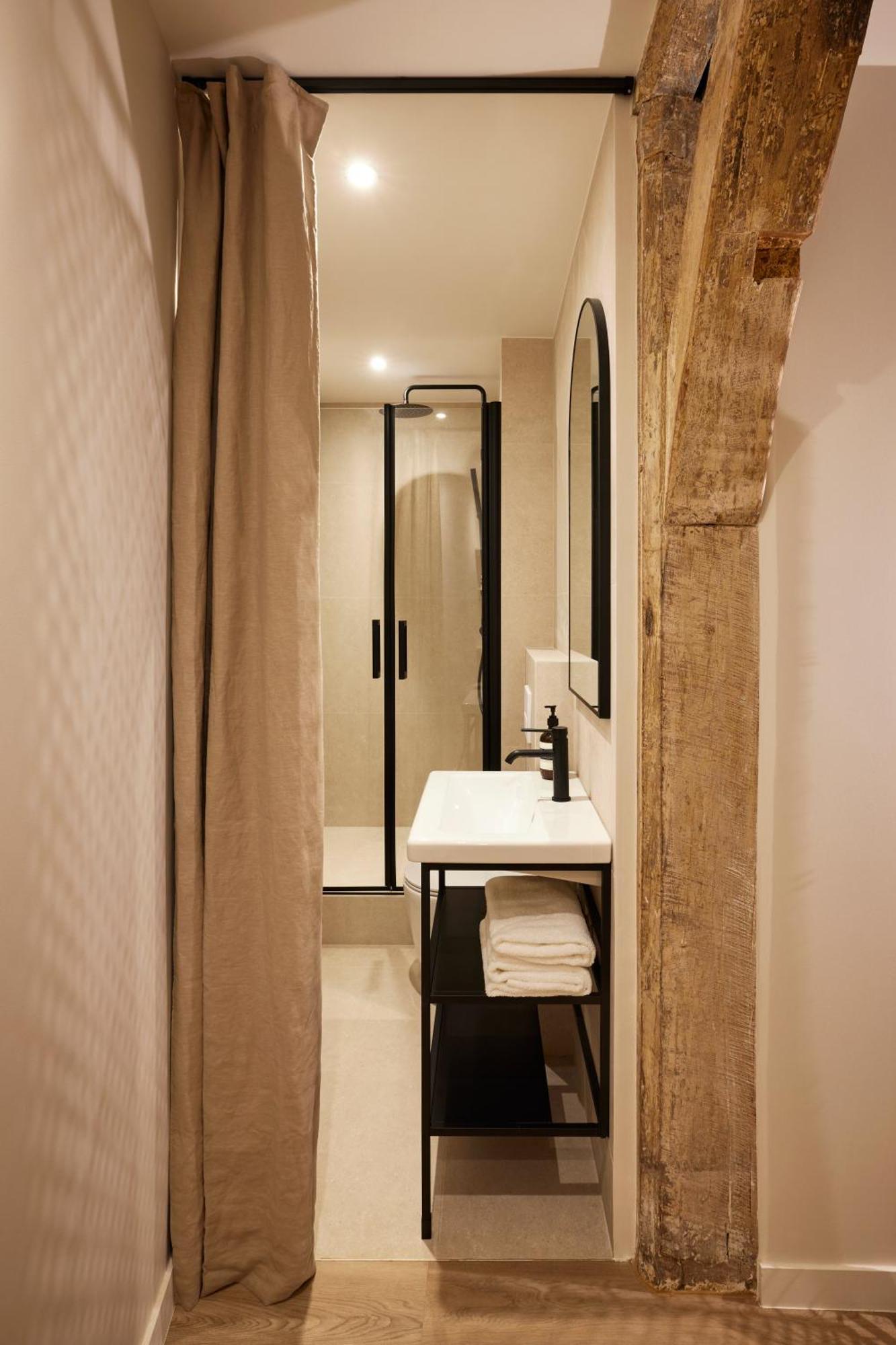 파리 Stylish 2Br & 2Ba With Private Terrace 아파트 외부 사진