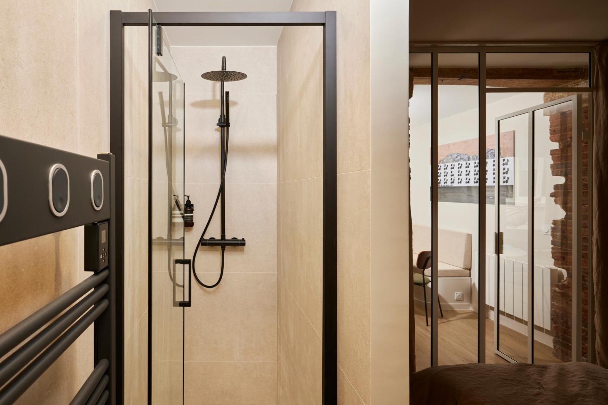 파리 Stylish 2Br & 2Ba With Private Terrace 아파트 외부 사진