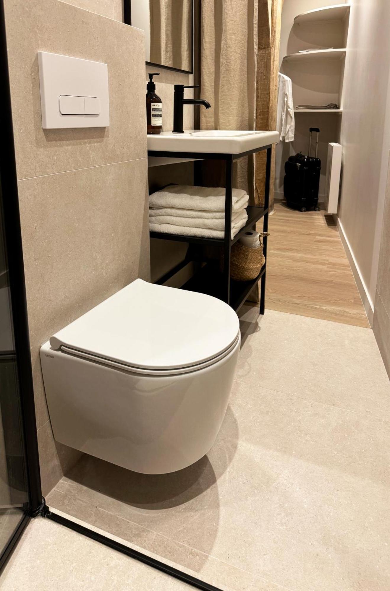 파리 Stylish 2Br & 2Ba With Private Terrace 아파트 외부 사진